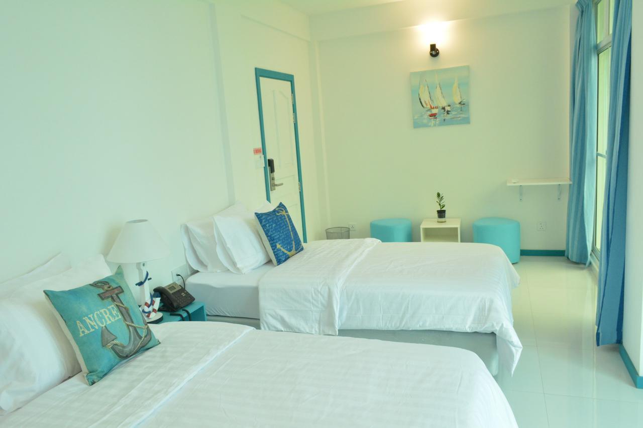 The Aquzz Hotell Hulhumale Exteriör bild